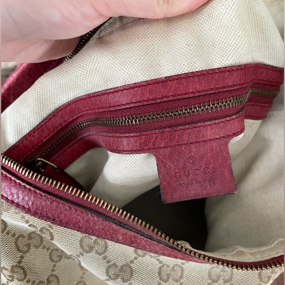 Gorgeous Red Classic Gucci Bag 👛 - Picture 13 of 15